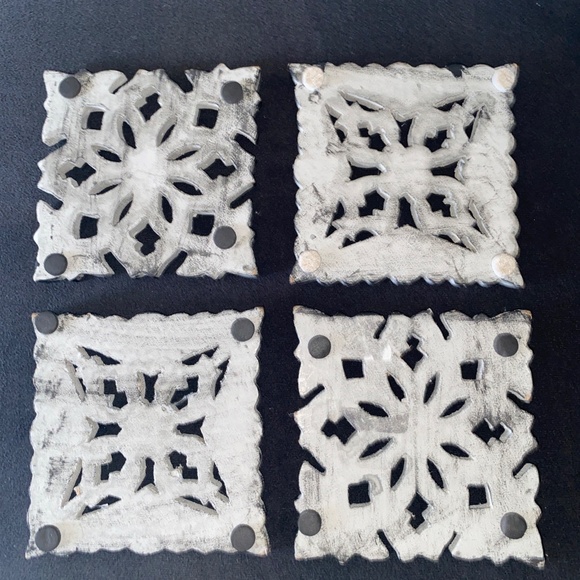 Snowflake Drink Coasters Wooden Gray White Hombre Set of 4 - Picture 2 of 2
